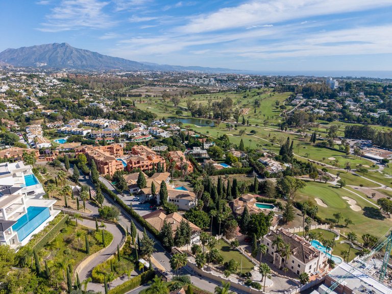 Villa for Sale in Benahavís, Malaga 43