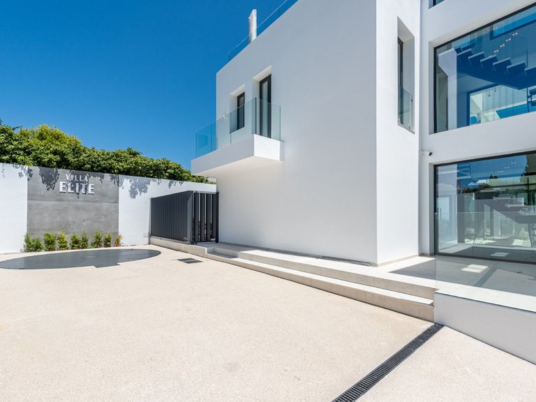 Villa for Sale in Benahavís, Malaga 45