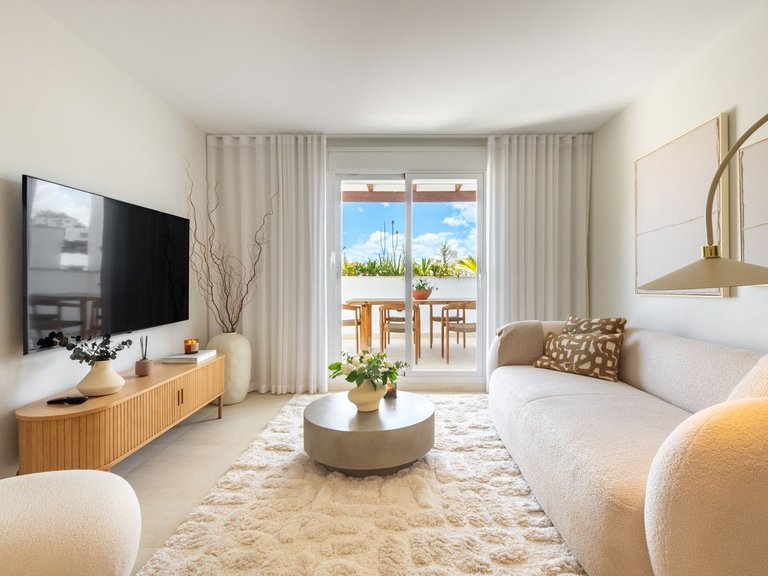 Apartment for Sale in Nueva Andalucía, Malaga 1