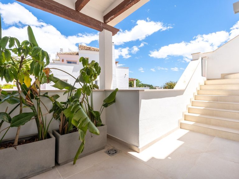 Apartment for Sale in Nueva Andalucía, Malaga 10