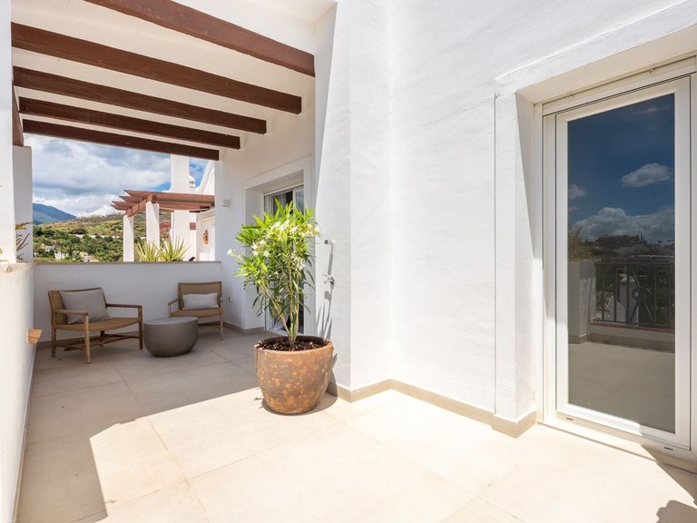 Apartment for Sale in Nueva Andalucía, Malaga 21