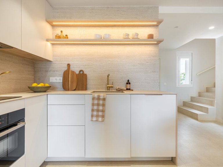 Apartment for Sale in Nueva Andalucía, Malaga 25