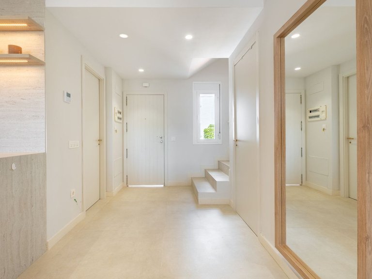 Apartment for Sale in Nueva Andalucía, Malaga 27