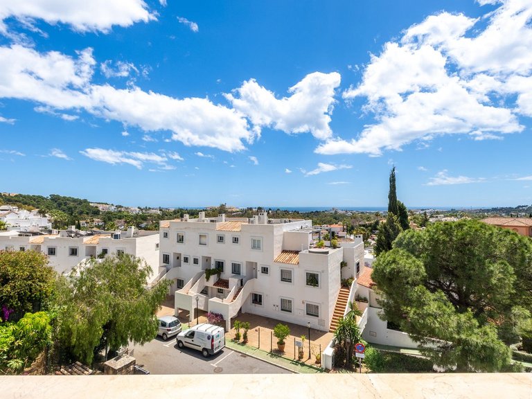 Apartment for Sale in Nueva Andalucía, Malaga 6