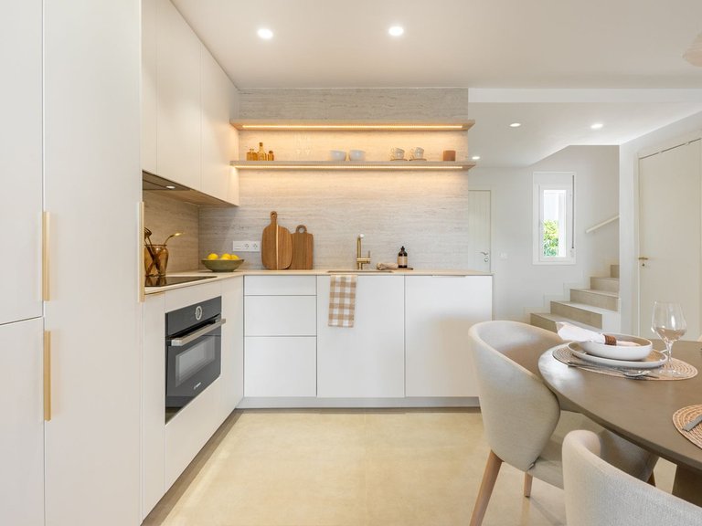Apartment for Sale in Nueva Andalucía, Malaga 7