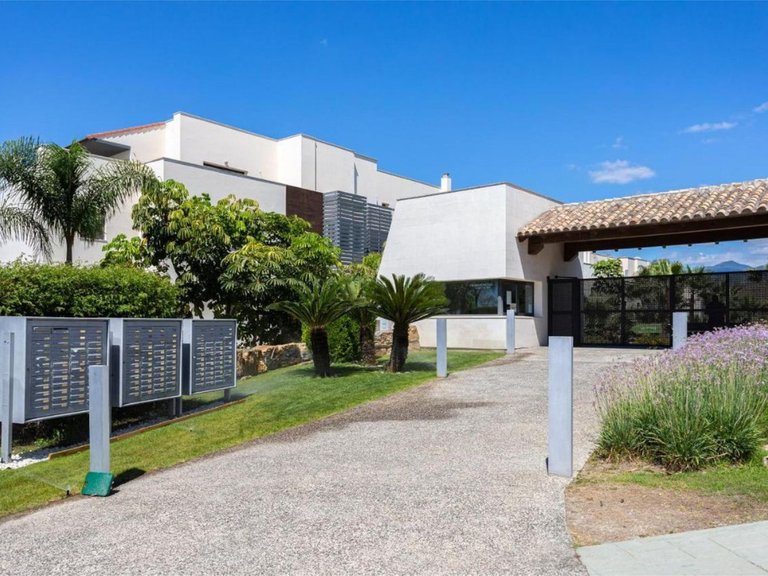 Apartment for Sale in Los Flamingos, Malaga 20