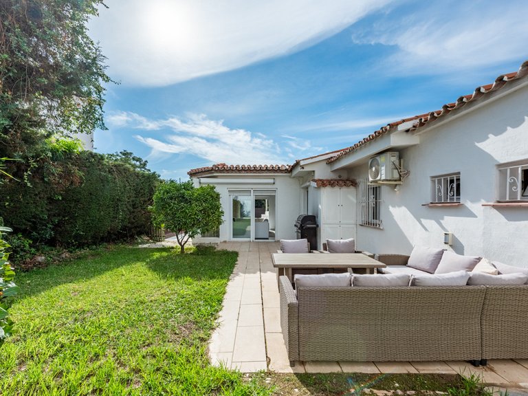 Villa for Sale in Nueva Andalucía, Malaga 19