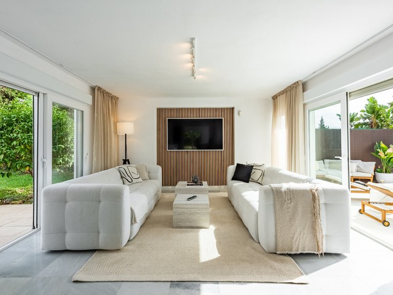 Villa for Sale in Nueva Andalucía, Malaga 3