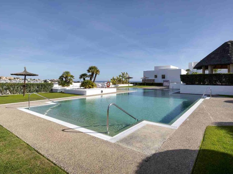 Apartment for Sale in New Golden Mile, Malaga 1