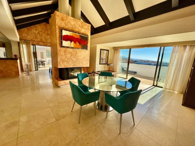 Apartment for Sale in New Golden Mile, Malaga 10