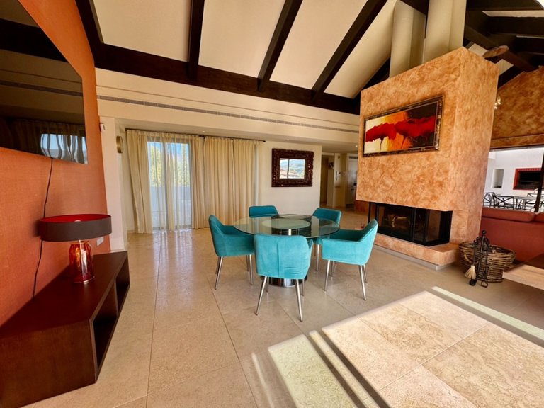 Apartment for Sale in New Golden Mile, Malaga 11