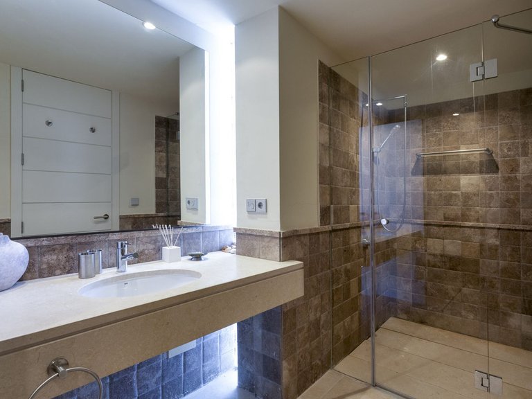 Apartment for Sale in New Golden Mile, Malaga 18