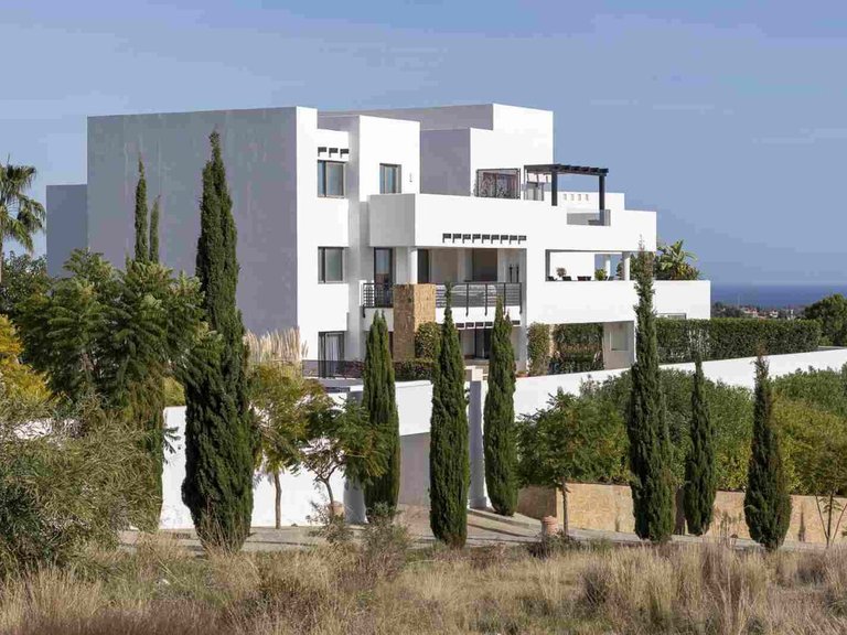 Apartment for Sale in New Golden Mile, Malaga 26
