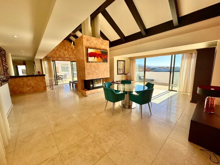 Apartment for Sale in New Golden Mile, Malaga 8