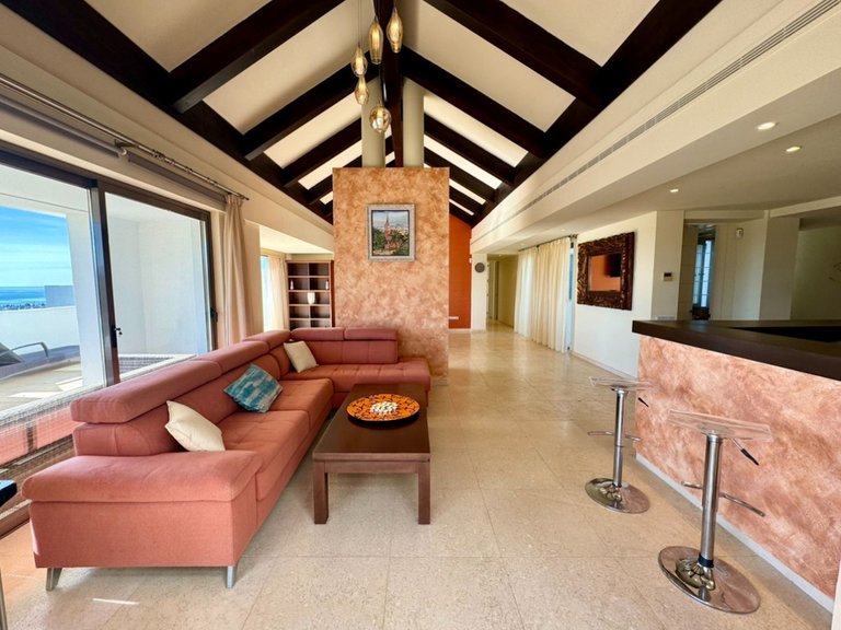 Apartment for Sale in New Golden Mile, Malaga 9