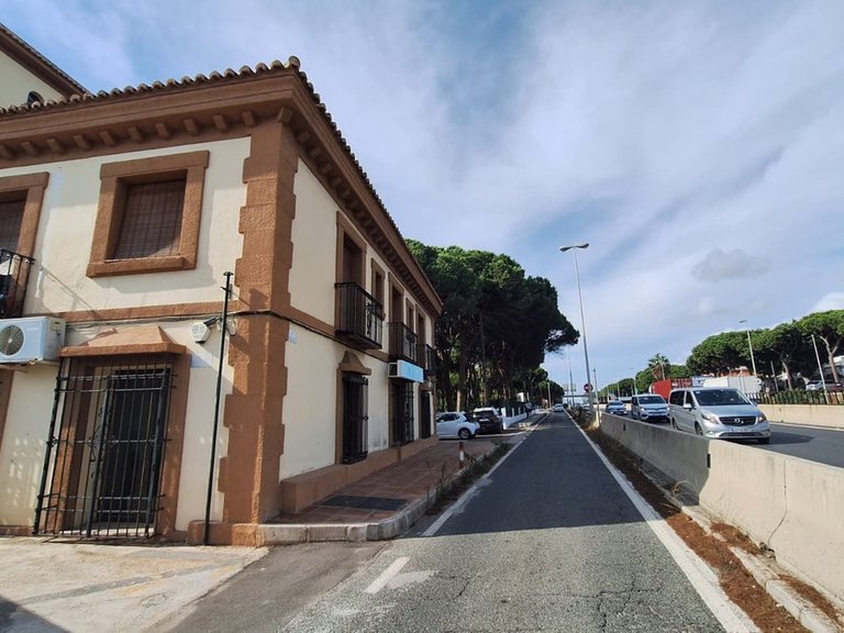 Commercial for Sale in Calahonda, Malaga 1
