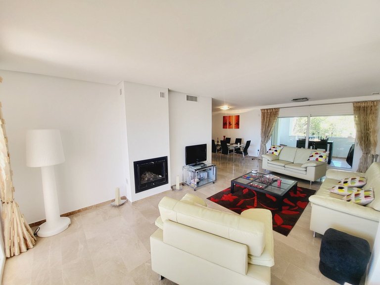Apartment for Sale in Miraflores, Malaga 2