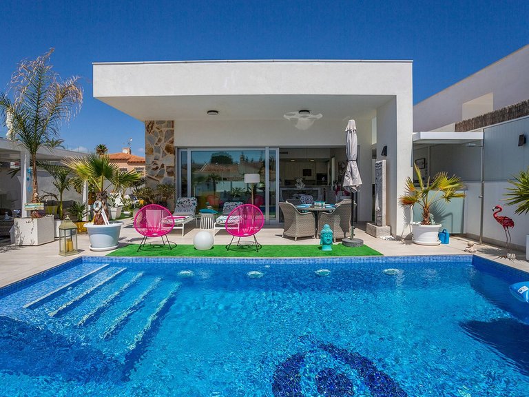 Villa for Sale in El Chaparral, Alicante 3