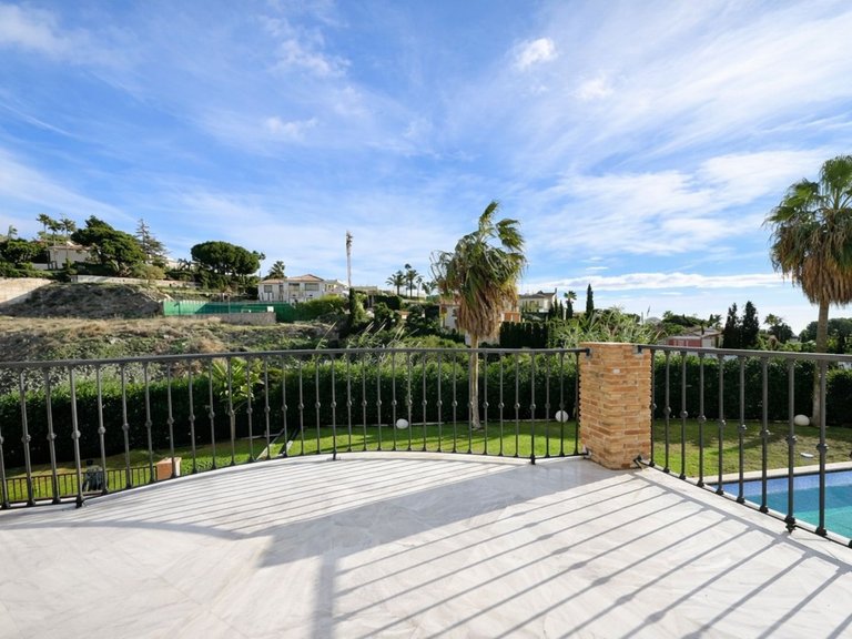 Villa for Sale in Benahavís, Malaga 16