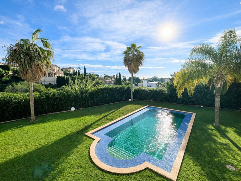 Villa for Sale in Benahavís, Malaga 2