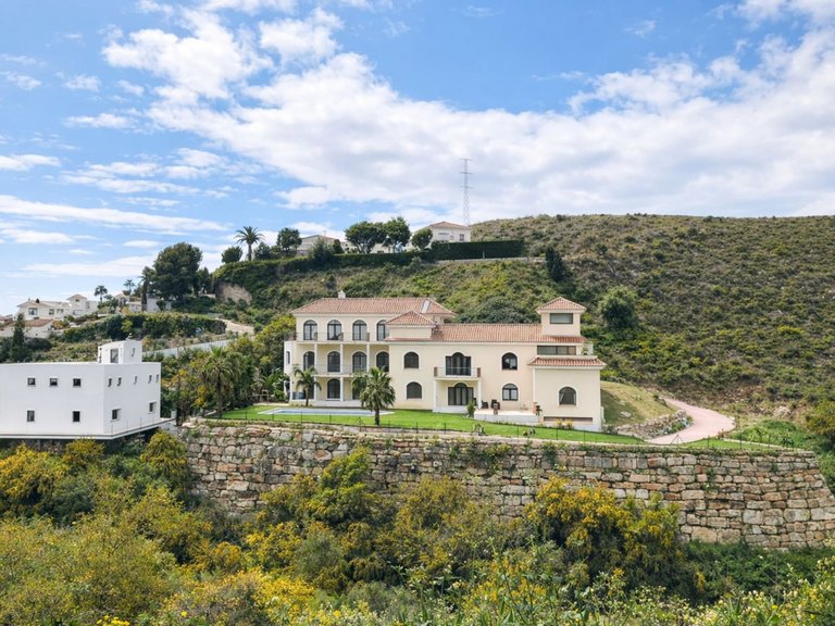 Villa for Sale in Benahavís, Malaga 24