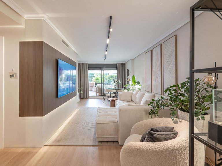 Apartment for Sale in Selwo, Malaga 1