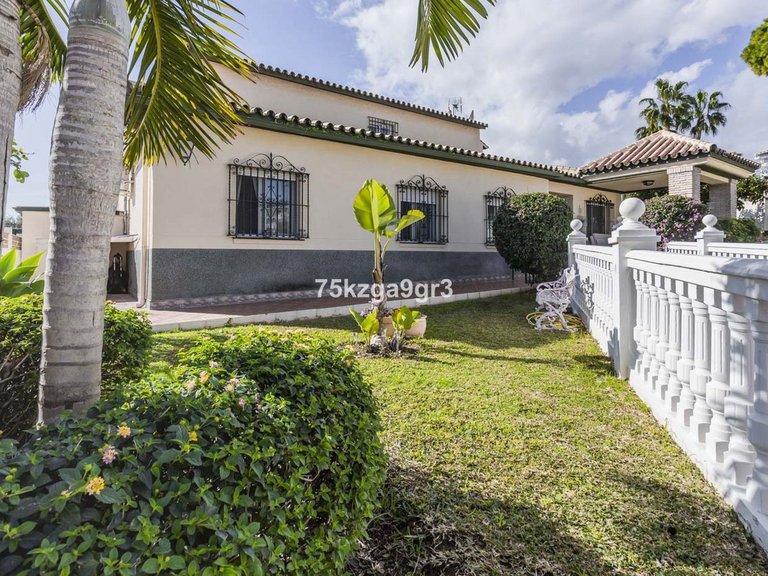 Villa for Sale in Benalmadena Costa, Malaga 17
