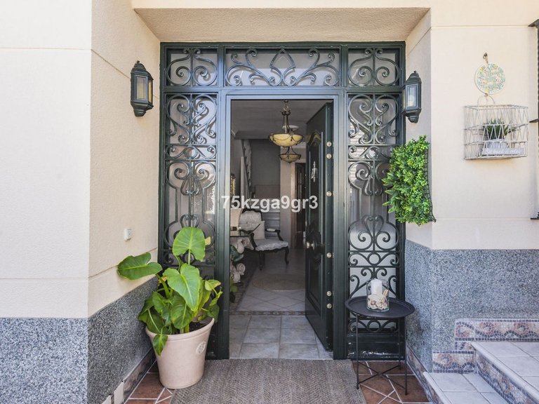 Villa for Sale in Benalmadena Costa, Malaga 23