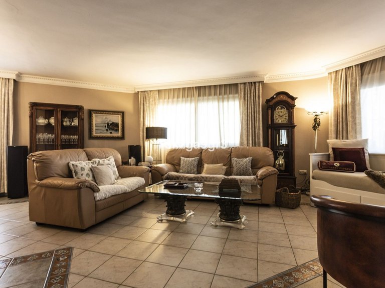 Villa for Sale in Benalmadena Costa, Malaga 28