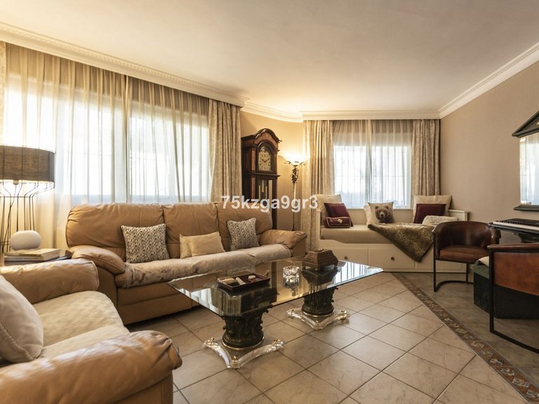 Villa for Sale in Benalmadena Costa, Malaga 29