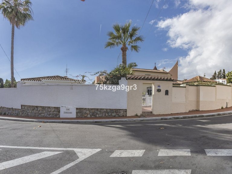 Villa for Sale in Benalmadena Costa, Malaga 5