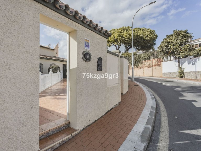 Villa for Sale in Benalmadena Costa, Malaga 7