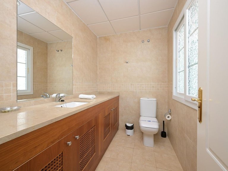 Villa for Sale in Alhaurín De La Torre, Malaga 25