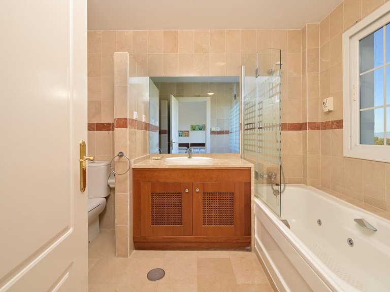 Villa for Sale in Alhaurín De La Torre, Malaga 29