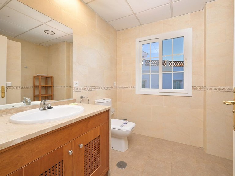 Villa for Sale in Alhaurín De La Torre, Malaga 30