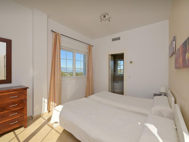 Villa for Sale in Alhaurín De La Torre, Malaga 32