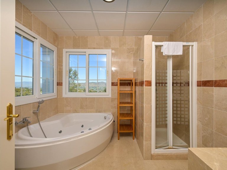 Villa for Sale in Alhaurín De La Torre, Malaga 34