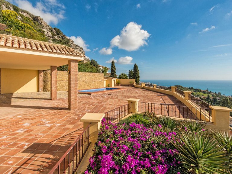 Villa for Sale in Benalmadena, Malaga 1