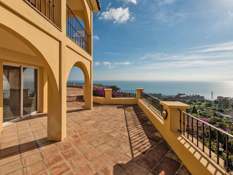 Villa for Sale in Benalmadena, Malaga 13
