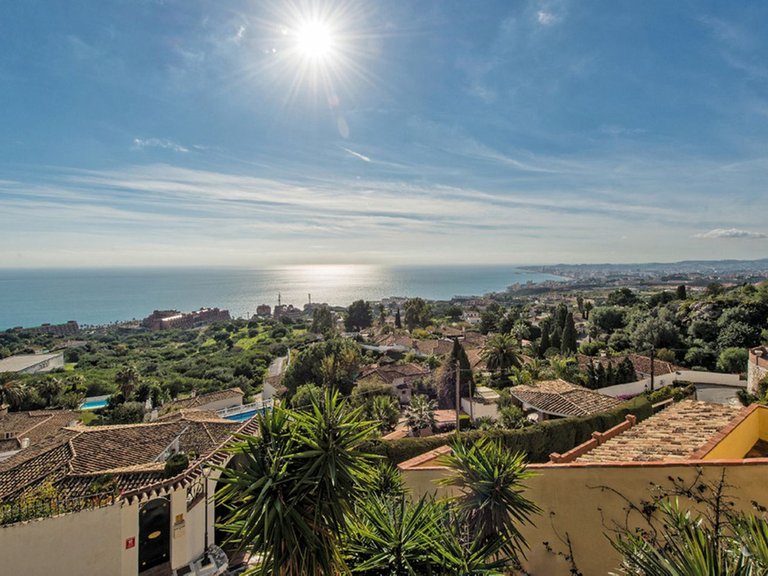 Villa for Sale in Benalmadena, Malaga 2