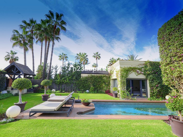 Villa for Sale in Puerto Banús, Malaga 12