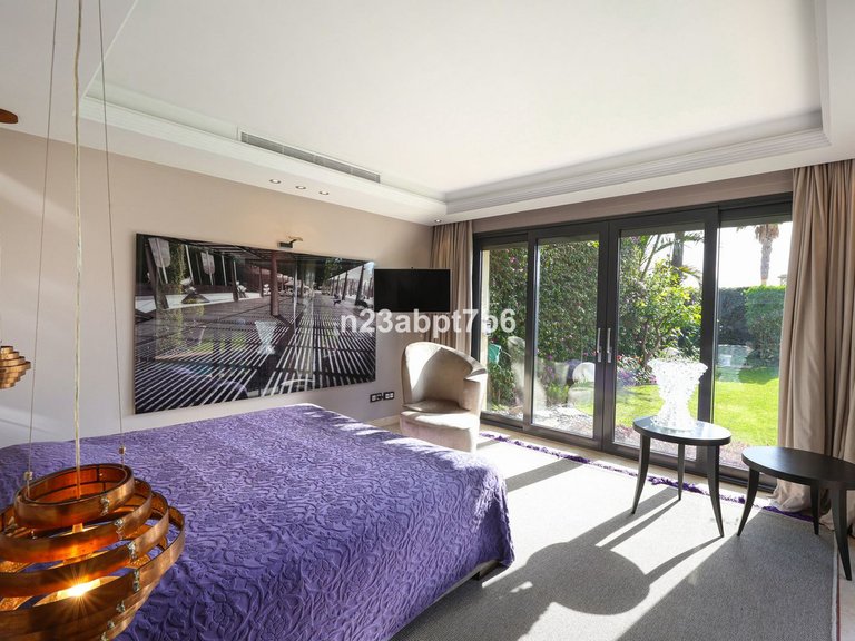 Villa for Sale in Puerto Banús, Malaga 14