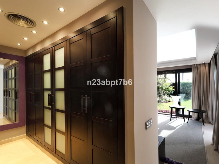 Villa for Sale in Puerto Banús, Malaga 17