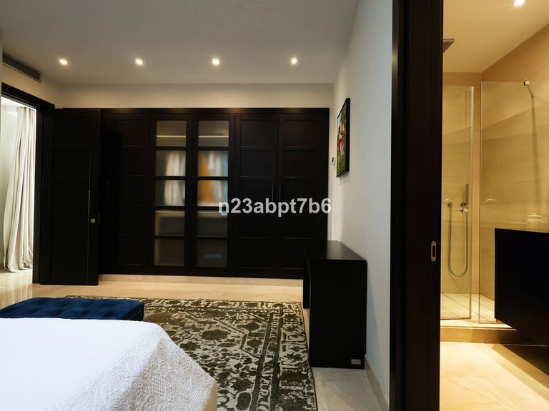 Villa for Sale in Puerto Banús, Malaga 19