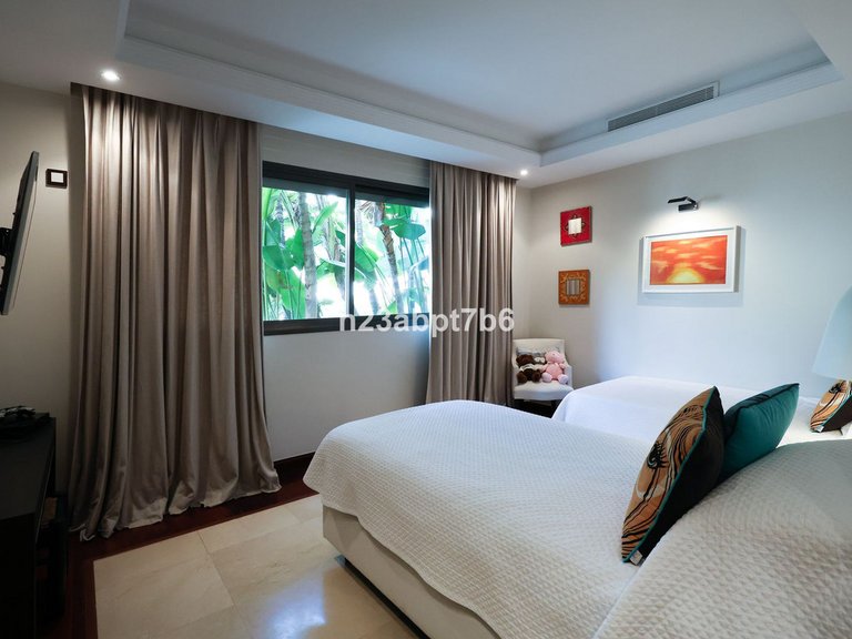 Villa for Sale in Puerto Banús, Malaga 21