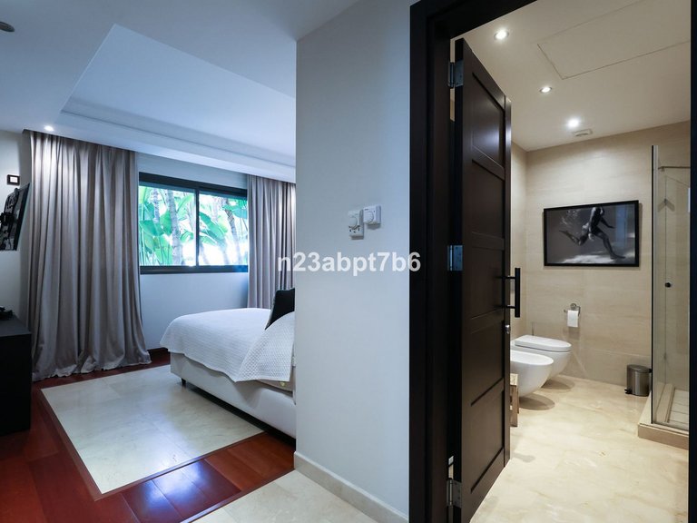 Villa for Sale in Puerto Banús, Malaga 22