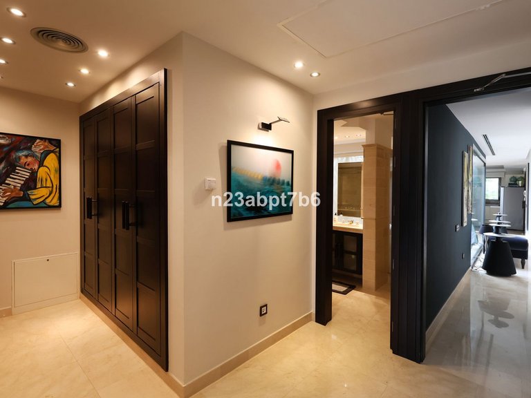 Villa for Sale in Puerto Banús, Malaga 26