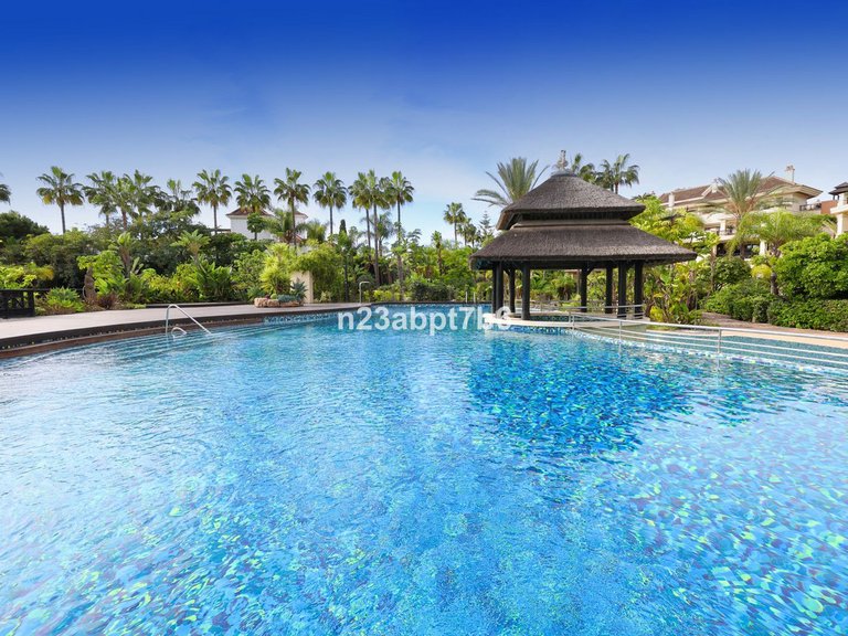 Villa for Sale in Puerto Banús, Malaga 31