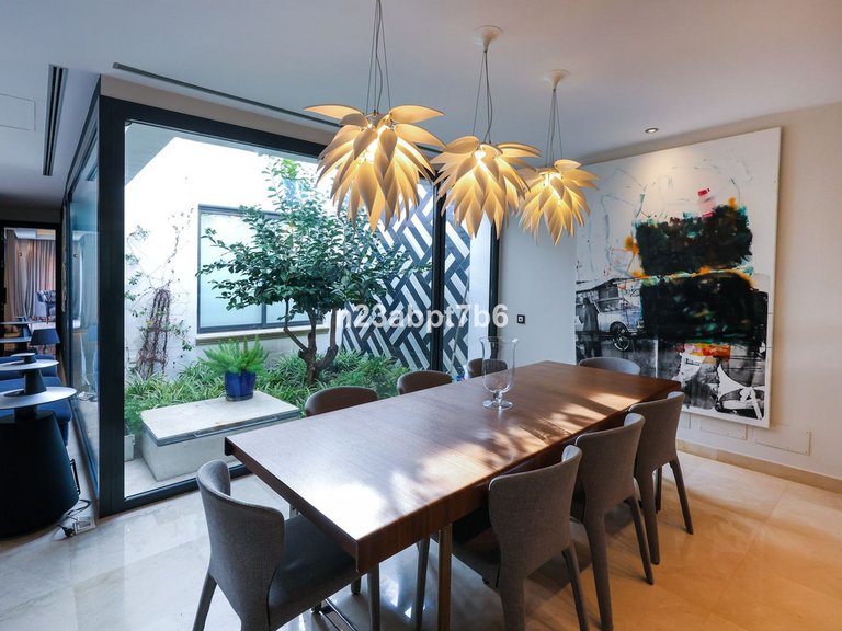 Villa for Sale in Puerto Banús, Malaga 5