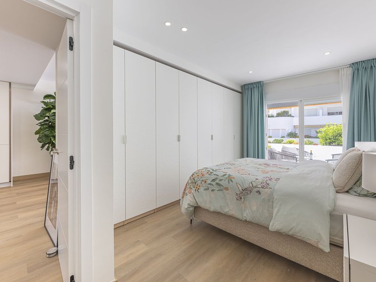 Apartment for Sale in The Golden Mile, Malaga 10